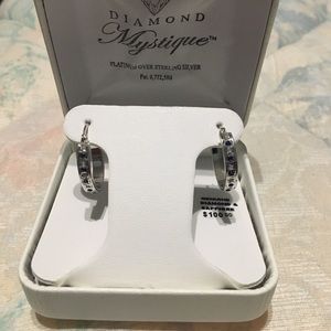 Oval hoop earrings from Kohl’s